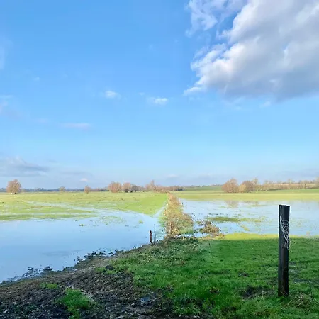 Bed & Breakfast De Ninon - Le Refuge Des Parachutistes - En Bordure Du Marais