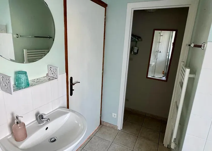 לינה וארוחת בוקר De Ninon - Le Refuge Des Parachutistes - En Bordure Du Marais 3*